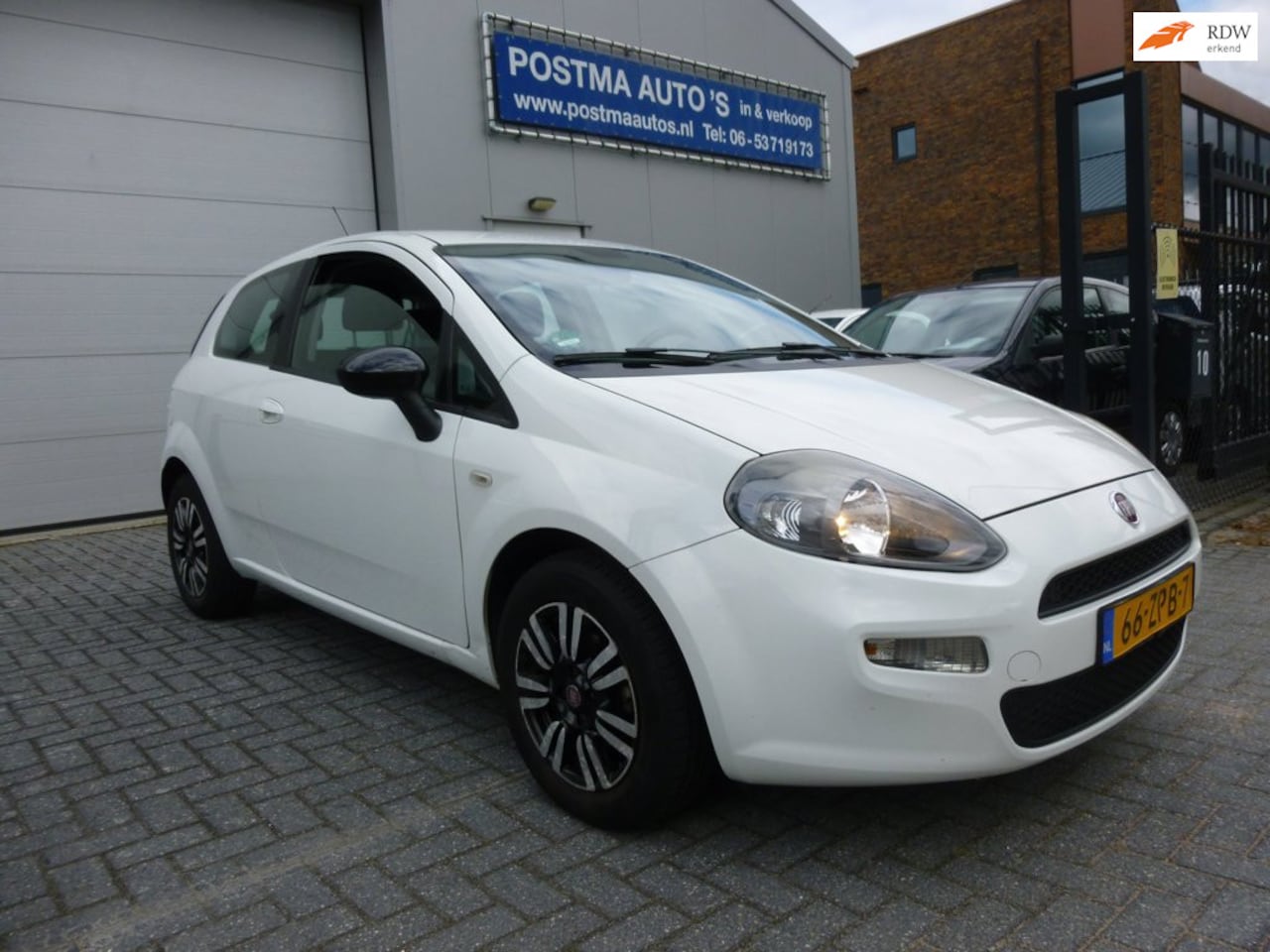 Fiat Punto Evo - 0.9 TwinAir Easy 0.9 TwinAir Easy, lage km.stand, boekjes aanwezig. - AutoWereld.nl