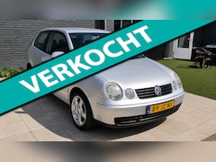 Volkswagen Polo - 1.4-16V Highline