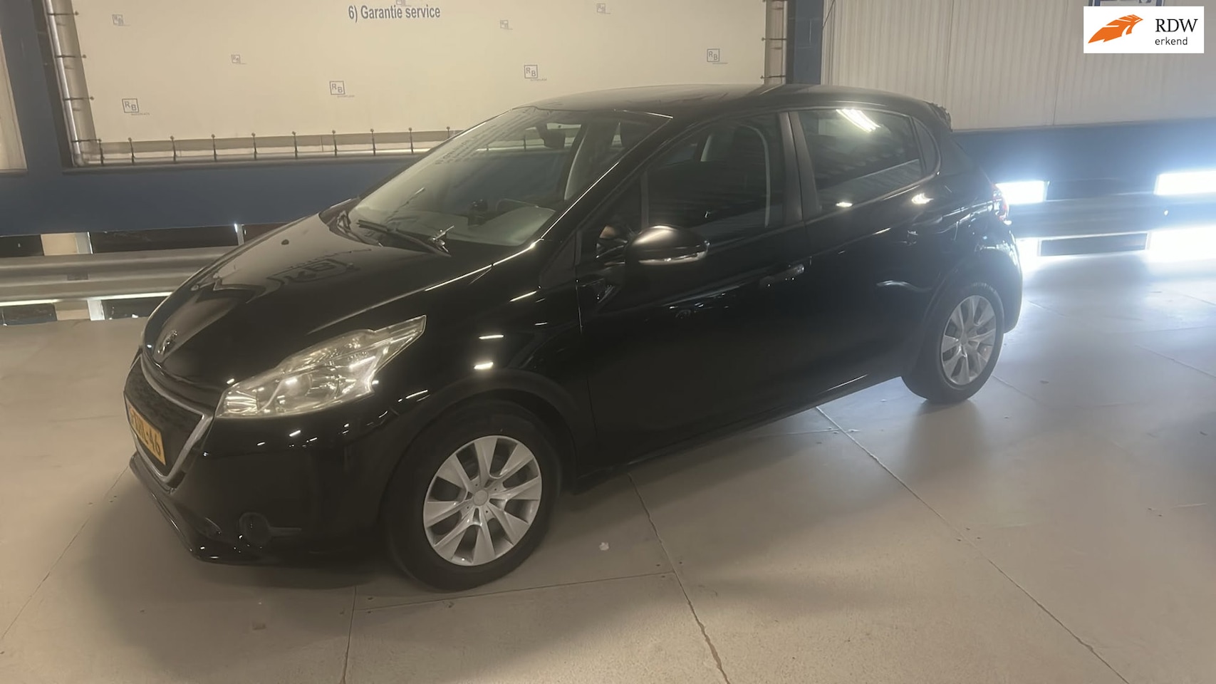 Peugeot 208 - 1.0 VTi Access / NIEUWE MOTOR / GROOT SCHERM ! ! ! - AutoWereld.nl