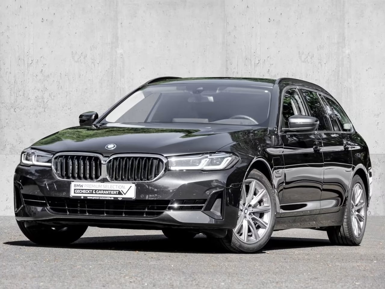 BMW 5-serie Touring - 530e ** LASER, NAVI+, DAKOTA LEDER, PANORAMA, HuD, KEYLESS, MEM, 38.5k onder NP ** 1e EIG - AutoWereld.nl