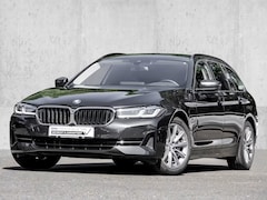 BMW 5-serie Touring - 530e * LASER, NAVI+, DAKOTA LEDER, PANORAMA, HuD, KEYLESS, MEM, 38.5k onder NP * 1e EIG
