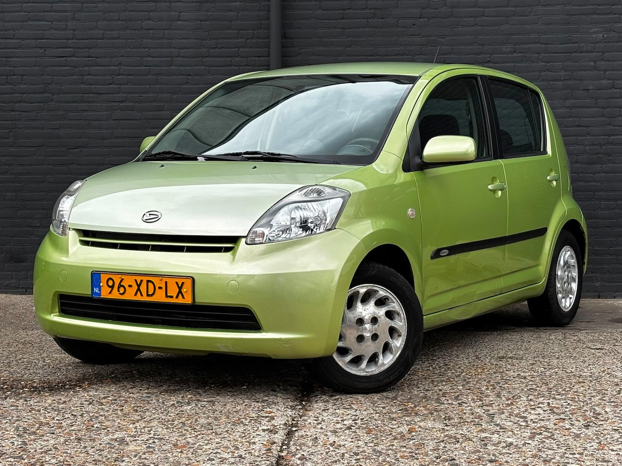 Daihatsu Sirion 2 - 1.3-16V Comfort TREKHAAK|ELEK RAMEN|AIRCO|NWE APK - AutoWereld.nl