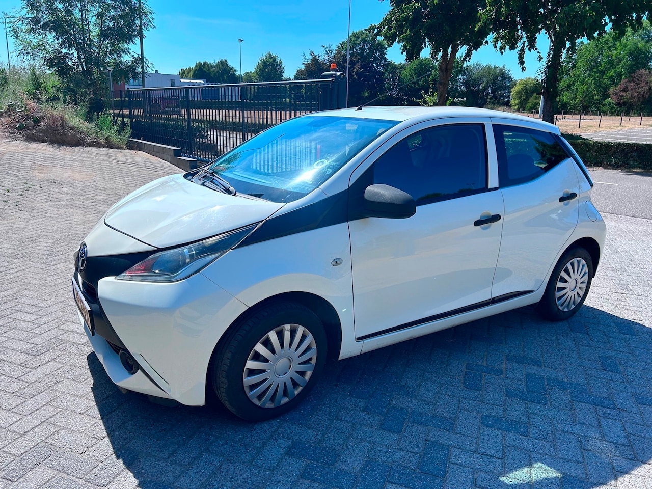 Toyota Aygo - 1.0 VVT-i x-now 1.0 VVT-i x-now - AutoWereld.nl