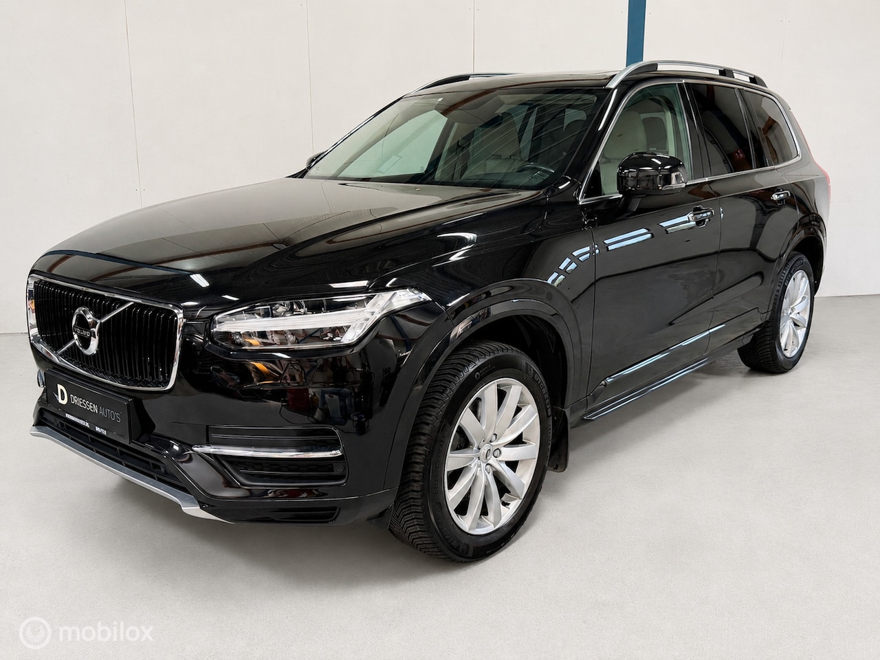Volvo XC90 - 2.0 T5 AWD Momentum 7-ZITPLAATSEN / PANO - AutoWereld.nl
