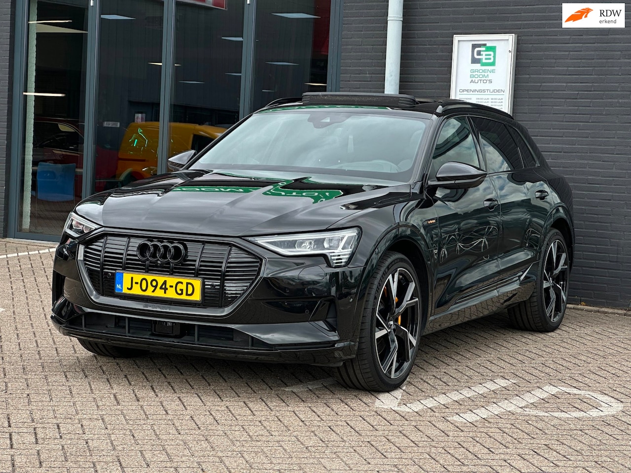 Audi e-tron - E-tron 55 quattro advanced Pro Line Plus 95 kWh/PANO-DAK/CAMERA/CARPLAY/NETTE STAAT!! - AutoWereld.nl