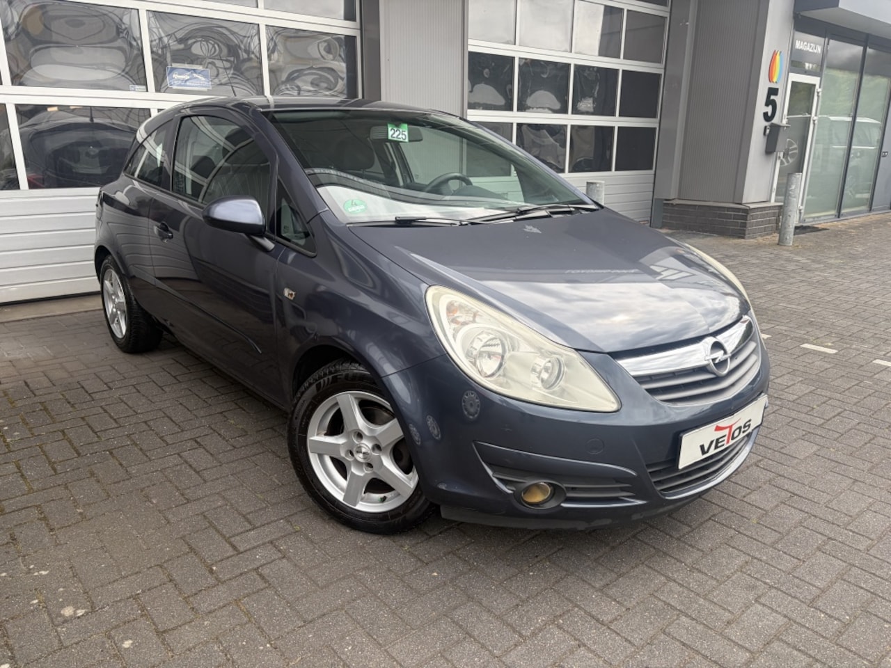 Opel Corsa - 1.2-16V Bns / CRUISE / AIRCO - AutoWereld.nl