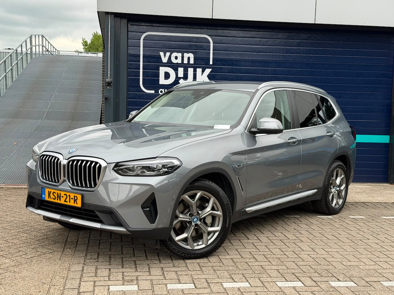 BMW X3 - xDrive30e PHEV Lederen bekleding Camera LMV wielen - AutoWereld.nl