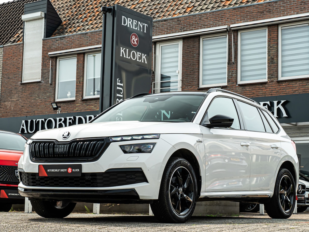 Skoda Kamiq - 1.0 TSI Sport Monte Carlo PANO MATRIX LED AMUNDSEN AUDIO CAMERA BLACK OPTIC - AutoWereld.nl