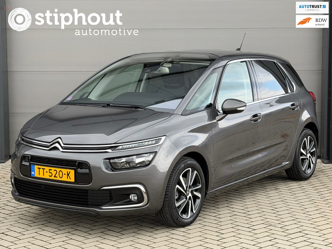 Citroën C4 Picasso - 1.2 PureTech Selection | Dealer ond. | Nw. distr. riem | Panorama | Trekhaak - AutoWereld.nl