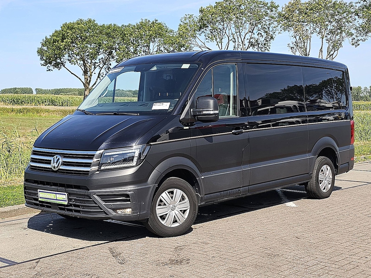 Volkswagen Crafter - 30 2.0 TDI L3H2 Highline Cruise control, Airco, Pdc, Carplay, Navi, Camera, Stoelverwarmin - AutoWereld.nl