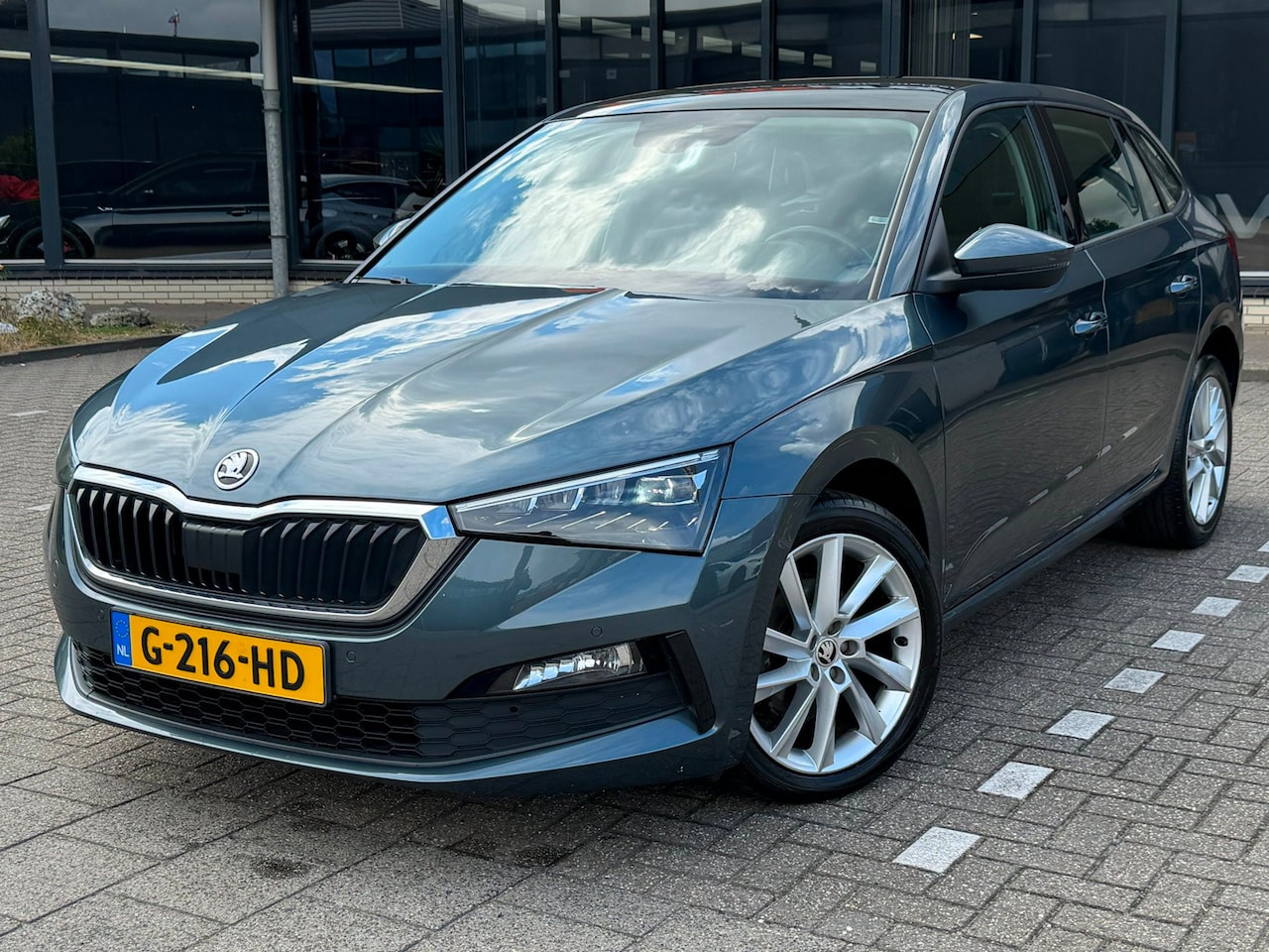 Skoda Scala - 1.0 TSI Business Edition l DSG l PANO - AutoWereld.nl