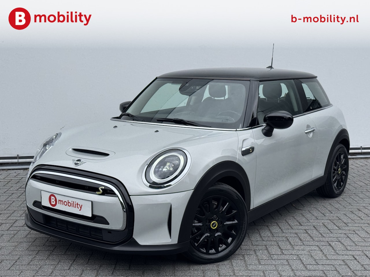 MINI Electric - Yours 33 kWh Warmtepomp Snelladen Leer | LED | Sportstoelen | Driving Assistant | Apple Ca - AutoWereld.nl