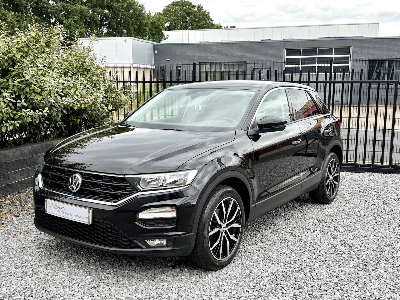Volkswagen T-Roc - 1.0 TSI Style Navi|Media|PDC|Lineast Zwart - AutoWereld.nl