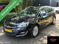 Opel Astra Sports Tourer - 1.4 Turbo Business +