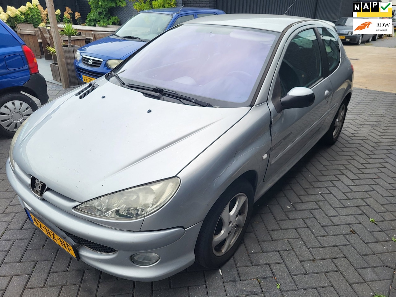 Peugeot 206 - 1.6-16V Quiksilver 3drs airco werkend - AutoWereld.nl
