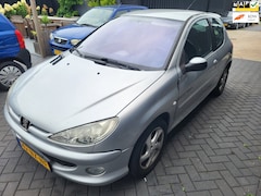 Peugeot 206 - 1.6-16V Quiksilver 3drs airco werkend
