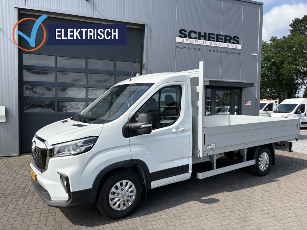 Maxus eDeliver 9 - 65kWh open laadbak - AutoWereld.nl