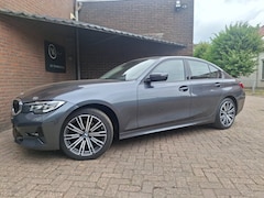 BMW 3-serie - 320i Executive Edition 184PK Sport-Line Navigatie / Bluetooth / Cruise Controle / Parkeer