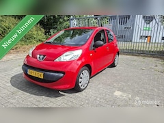Peugeot 107 - 1.0-12V XS zeer netjes