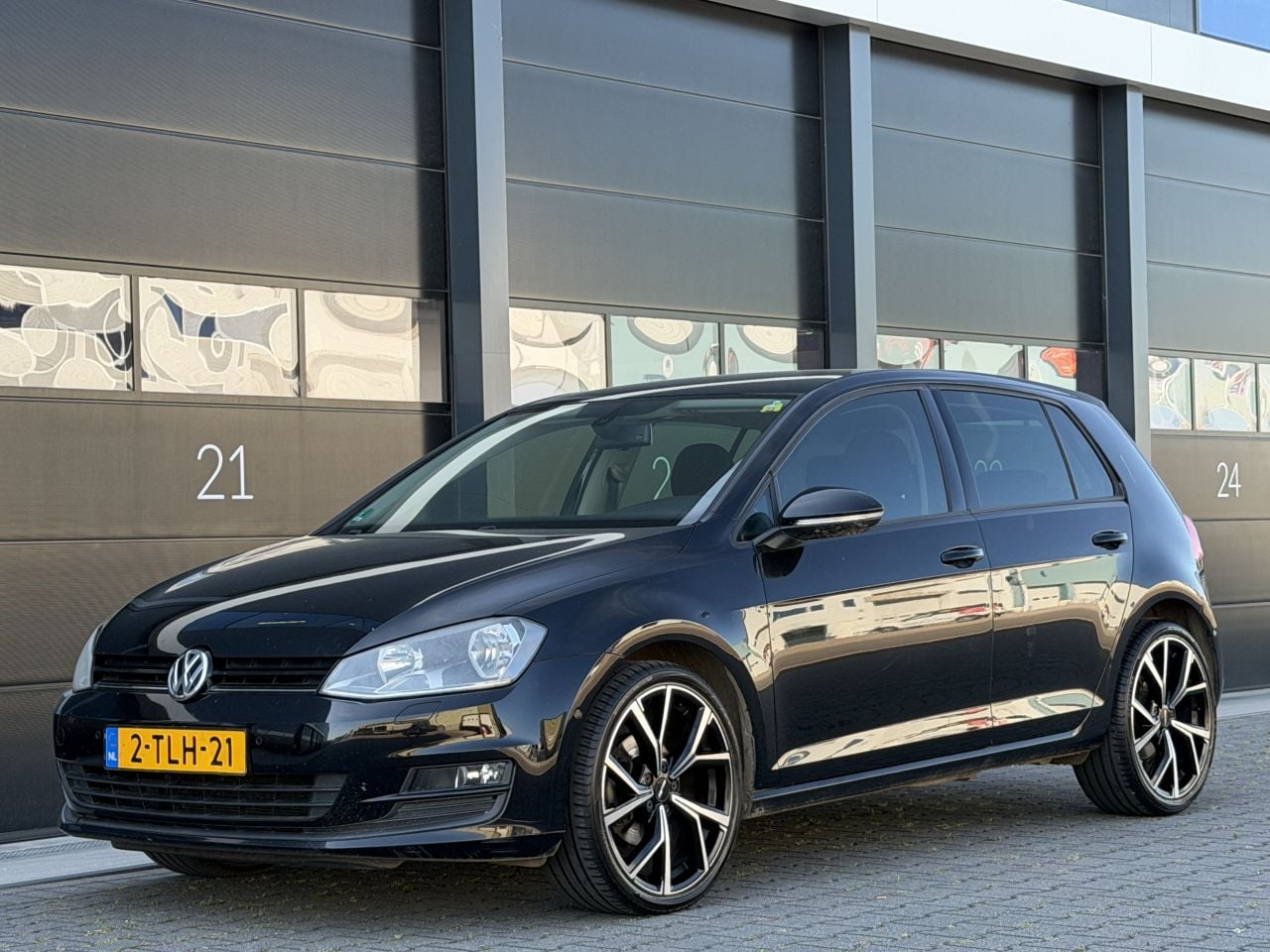 Volkswagen Golf - 1.6 TDI Clima PDC AUTOMAAT - AutoWereld.nl