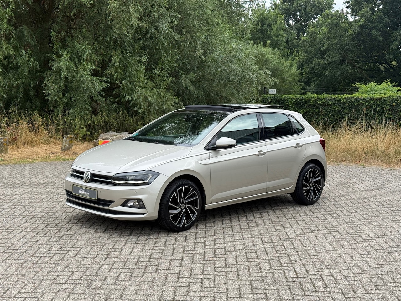 Volkswagen Polo - 1.0 TSI Highline PANO I R-LINE I CAMERA I PDC I CLIMA I ZEER MOOI - AutoWereld.nl
