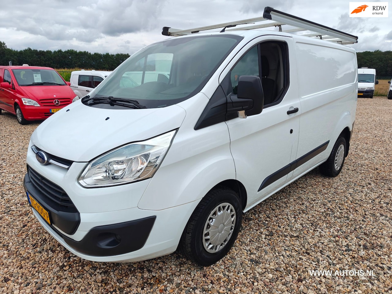 Ford Transit Custom - 270 2.2 TDCI L1H1 , 1e Eig. recent €8400 reparatie + onderhoud genoten , complete werkplaa - AutoWereld.nl