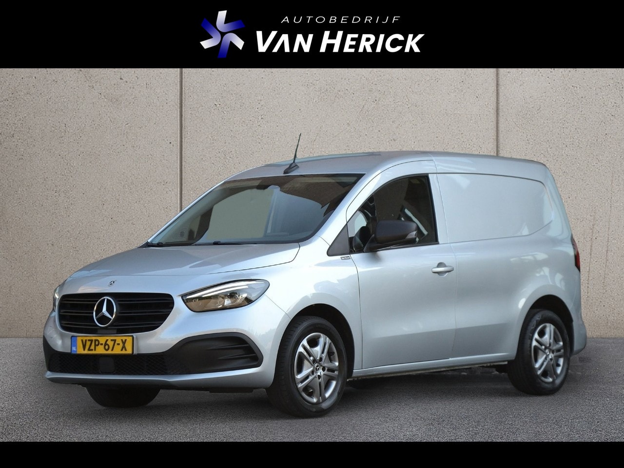 Mercedes-Benz Citan - 112 CDI L1 Pro Automaat | Camera | Trekhaak | Stoelverwarming | Keyless - AutoWereld.nl