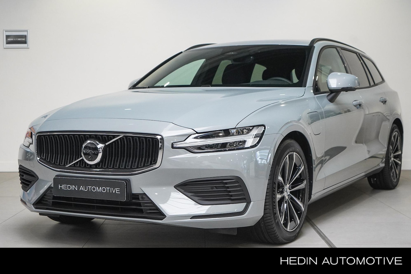 Volvo V60 - T6 Plug-in hybrid AWD Business Edition 335pk | Harman/Kardon | Rondomzicht Parkeercamera | - AutoWereld.nl