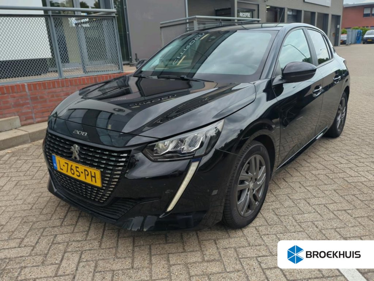 Peugeot 208 - 1.2 PureTech 100pk Active Pack | Navigatie | Apple carplay | Bluetooth | Lichtmetaal | Par - AutoWereld.nl