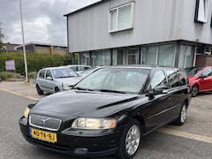 Volvo V70 - 2.4D Edition II 7 Persoon, s Goed rijdende V70. Prijs is inclusief een nieuwe Apk keuring