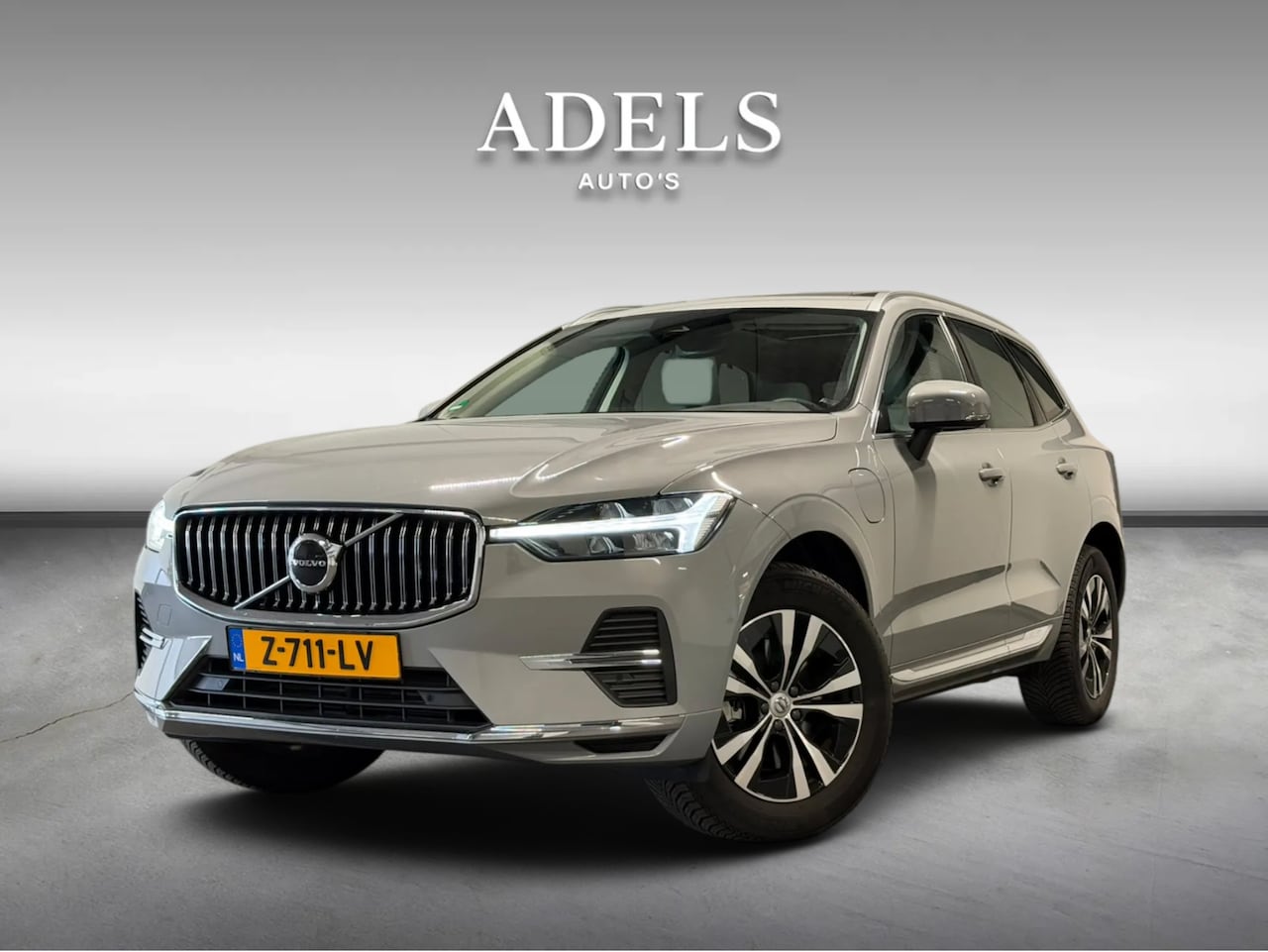 Volvo XC60 - 2.0 T6 Plug-in hybrid AWD Essential Edition Bright Panodak Trekhaak 1e Eigenaar Origineel - AutoWereld.nl