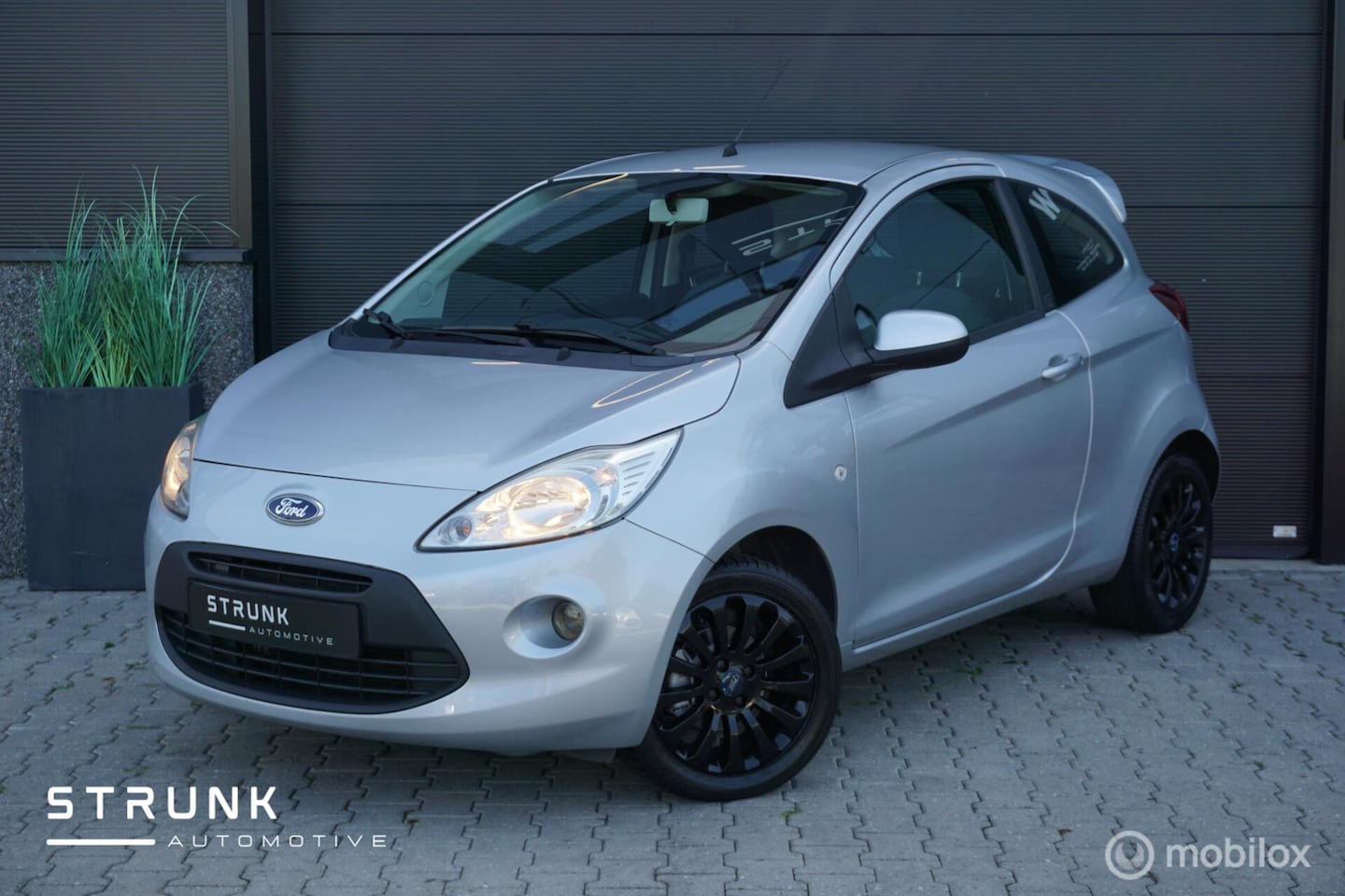 Ford Ka - 1.2 Titanium X Airco Centr Vergr LMV Origineel NL - AutoWereld.nl
