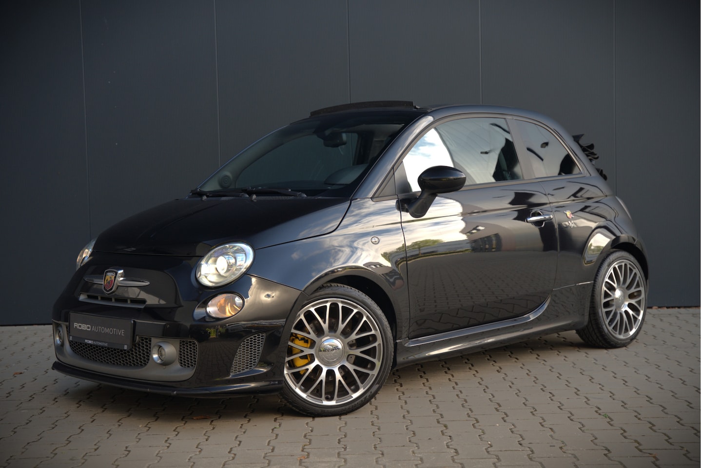 Fiat 500 C - 1.4 T-Jet Abarth 595 Turismo | Stoelverwarming | Parkeersensoren | Xenon | Climate Control - AutoWereld.nl