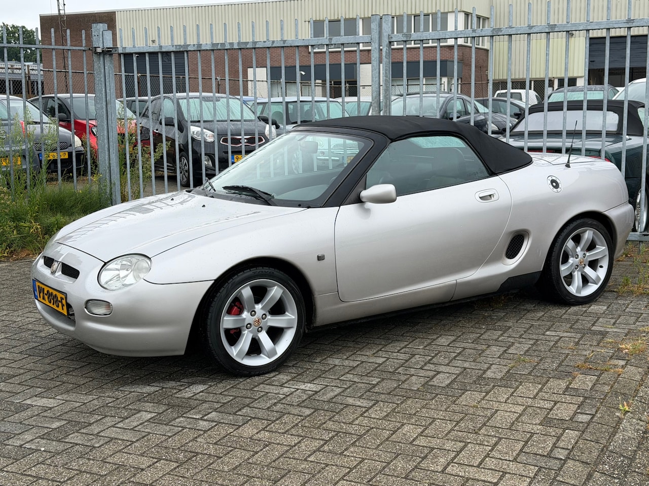 MG F - 1.8i Exclusive CABRIO 120PK! Vol leer alcantara l elek pakket l LMV l NIEUWE APK l GOED ON - AutoWereld.nl