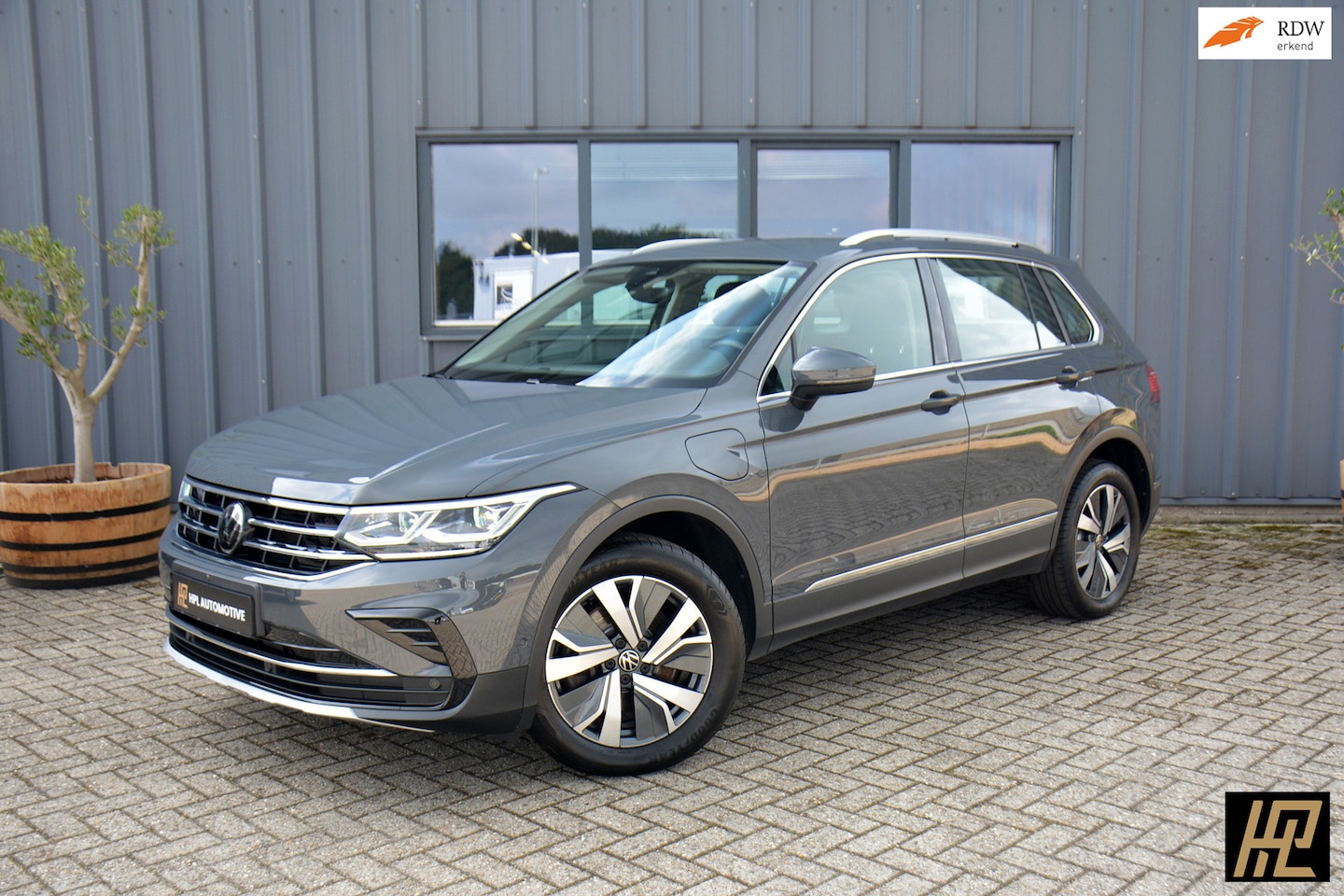 Volkswagen Tiguan - 1.4 TSI eHybrid Elegance * SoH 93% * 360 cam * ACC * Zw.Trekhaak * Carplay/Android * Alcan - AutoWereld.nl