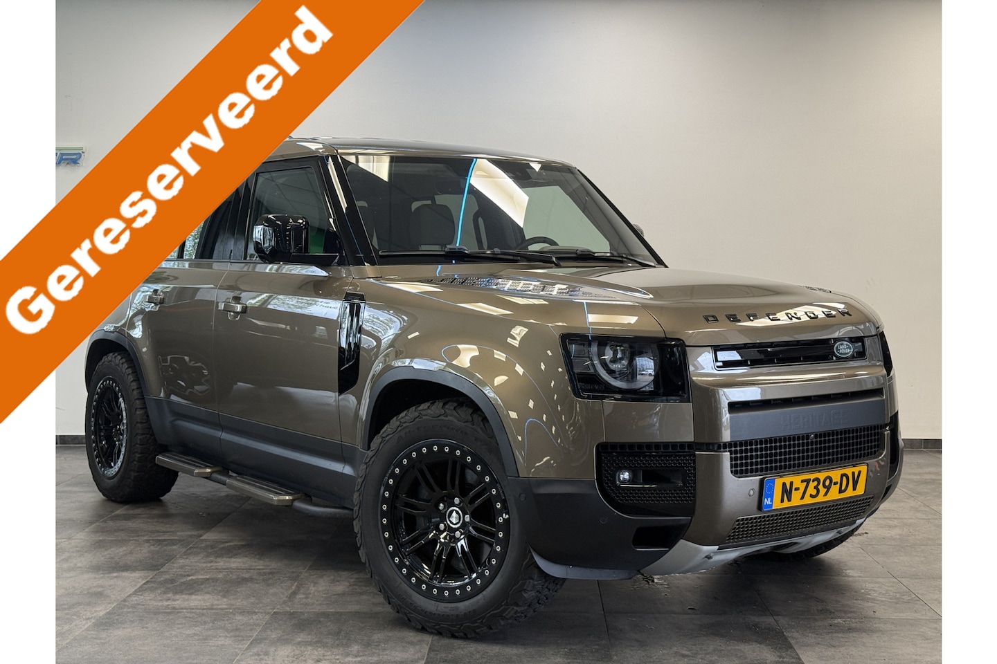Land Rover Defender 110 - P400e SE Heritage Leder Full-led Groot scherm Navigatie - AutoWereld.nl