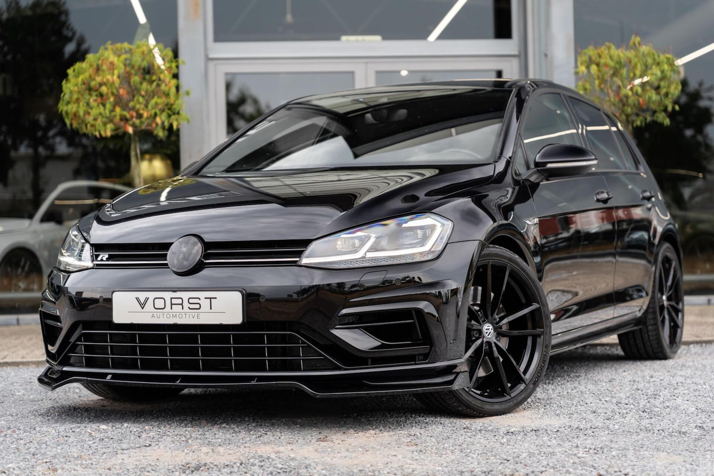 Volkswagen Golf - 2.0 TSI 4Motion R Perf Akrapovic Pano Dsg - AutoWereld.nl