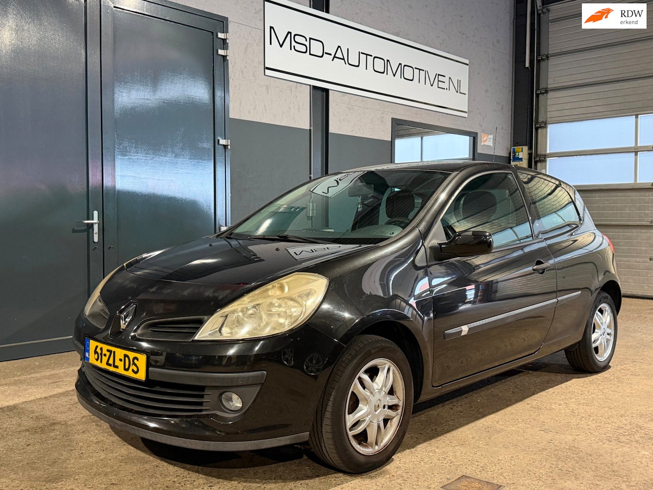 Renault Clio - 1.2-16V Special Line inruilkoopje ! - AutoWereld.nl