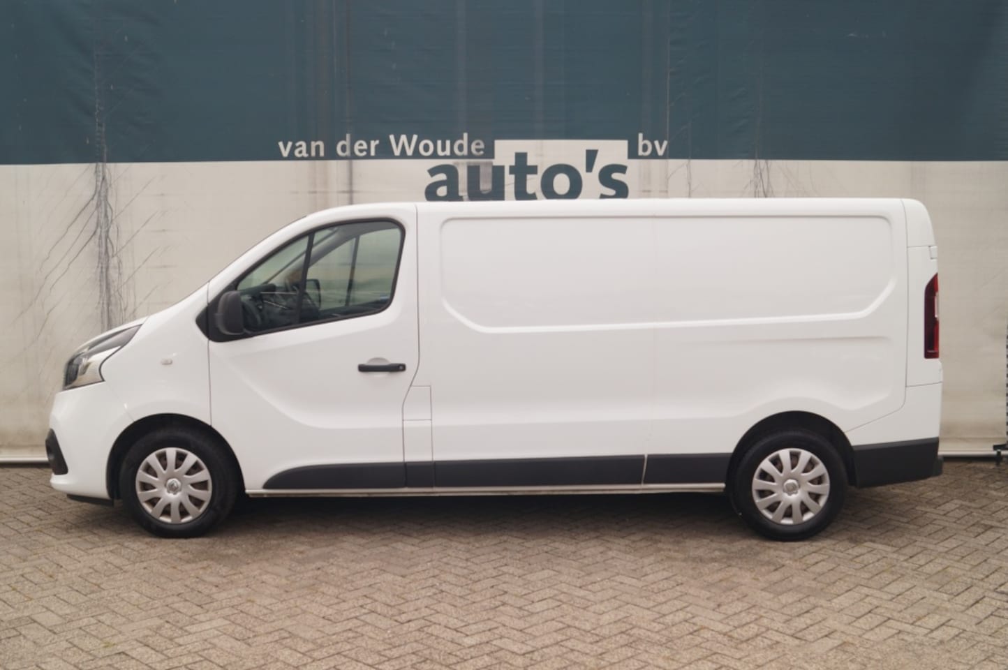 Renault Trafic - 1.6 dCi Comfort Energy L2H1 PDC-BLUETOOTH-USB-AIRCO - AutoWereld.nl