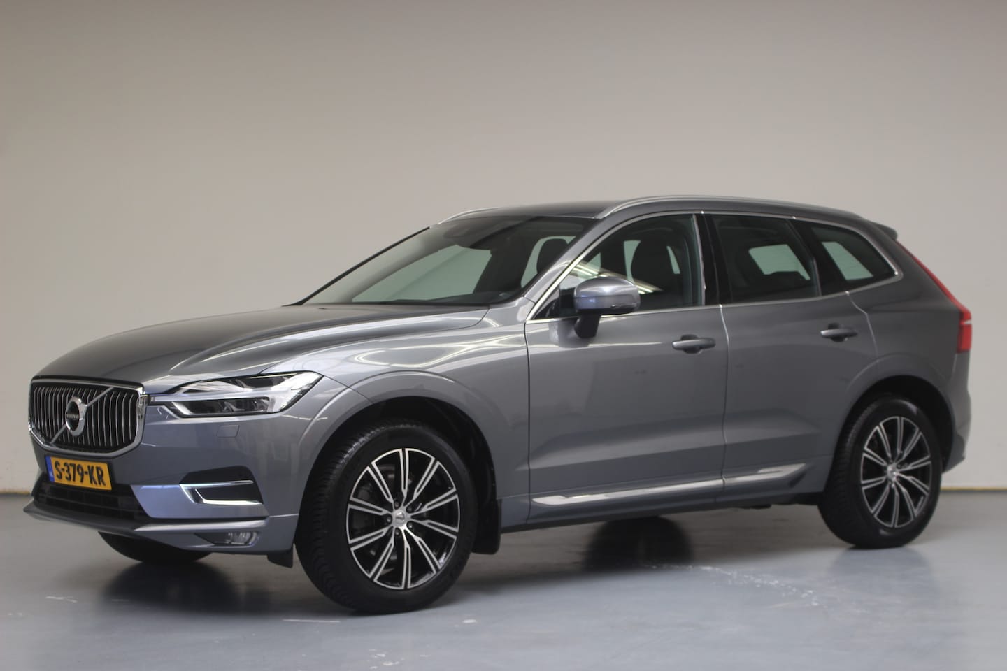 Volvo XC60 - B5 AWD Inscription | Rijklaarprijs | Trekhaak | - AutoWereld.nl