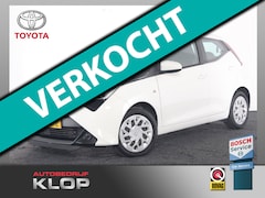 Toyota Aygo - 1.0 VVT-i x-play / achteruitrijcamera / groot scherm