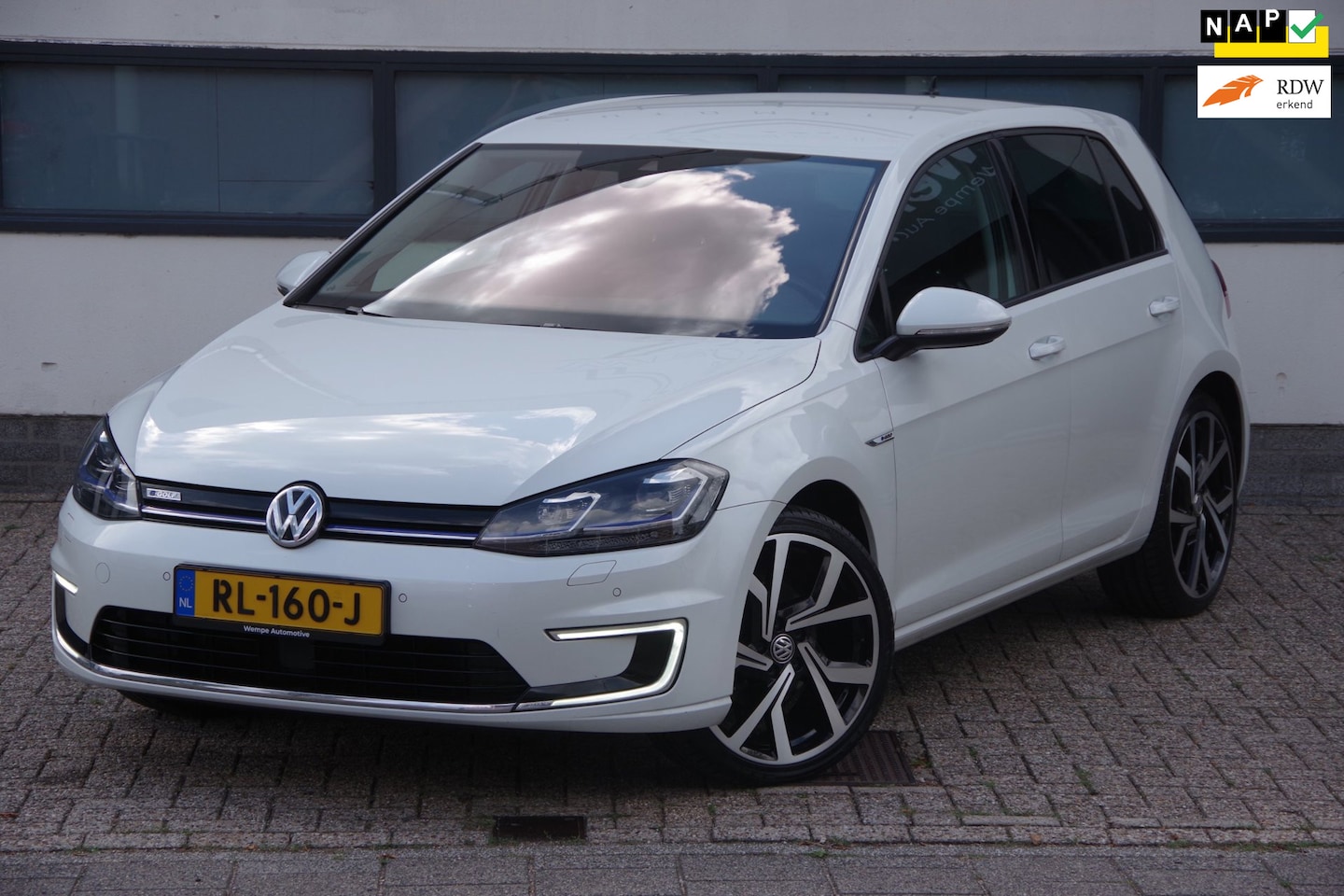 Volkswagen e-Golf - |Leder|Navi|ACC|Bomvol| - AutoWereld.nl