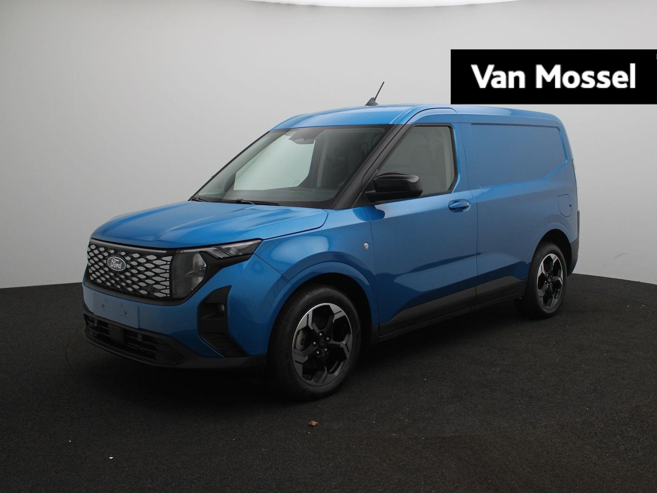 Ford Transit Courier - E-Transit Limited 44 kWh | ADAPTIEVE CRUISE CONTROL | STOEL, STUUR EN VOORRUITVERWARMING | - AutoWereld.nl