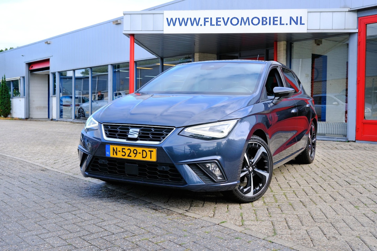 SEAT Ibiza - 1.0 EcoTSI FR Plus Pano|Navi|Leder-Alcantara|Cam|LMV - AutoWereld.nl