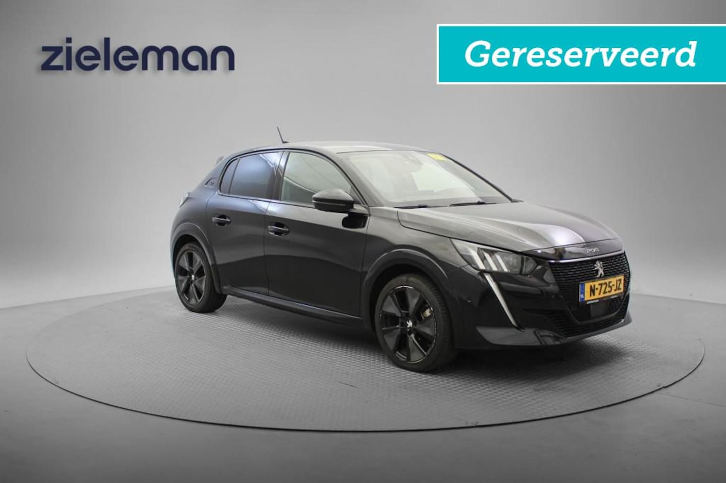 Peugeot e-208 - GT 350 50 Kwh - Digitaal Cockpit, Carplay, Camera, Half Leer, Stoelverw. SOH 90.81% - AutoWereld.nl