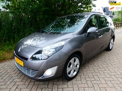 Renault Grand Scénic - 2.0i 140pk Automaat Clima Navi PDC Trekhaak 1300kg