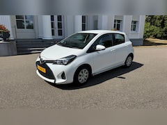 Toyota Yaris - 1.0 VVT-i Aspiration Camera | Airco | Nieuwe all-season banden | APK 09-2027