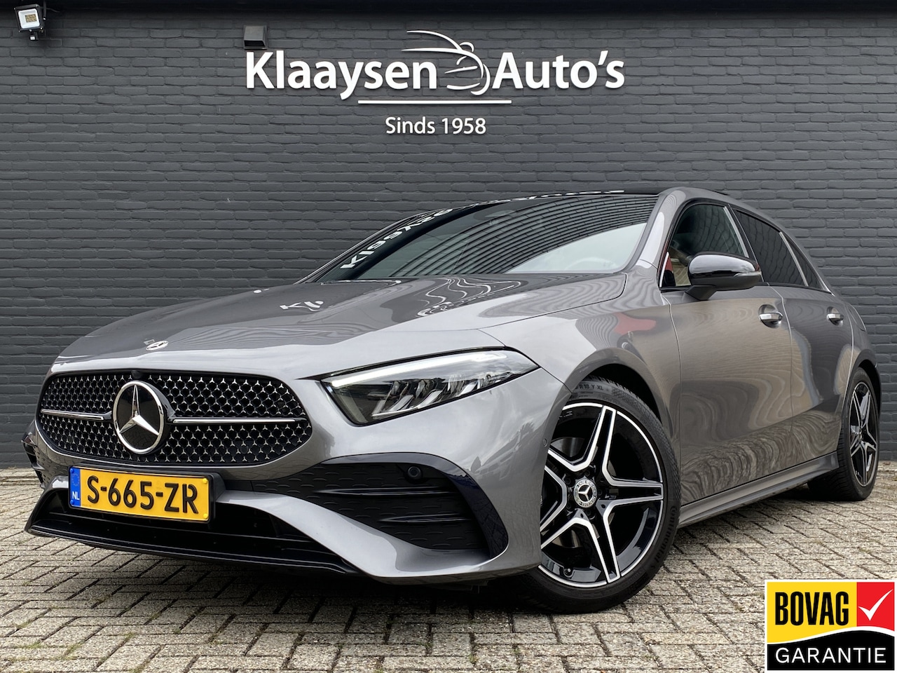 Mercedes-Benz A-klasse - 180 AMG Line AUT. | 1e eigenaar | dealer onderh. | panoramadak | camera | night pakket | s - AutoWereld.nl