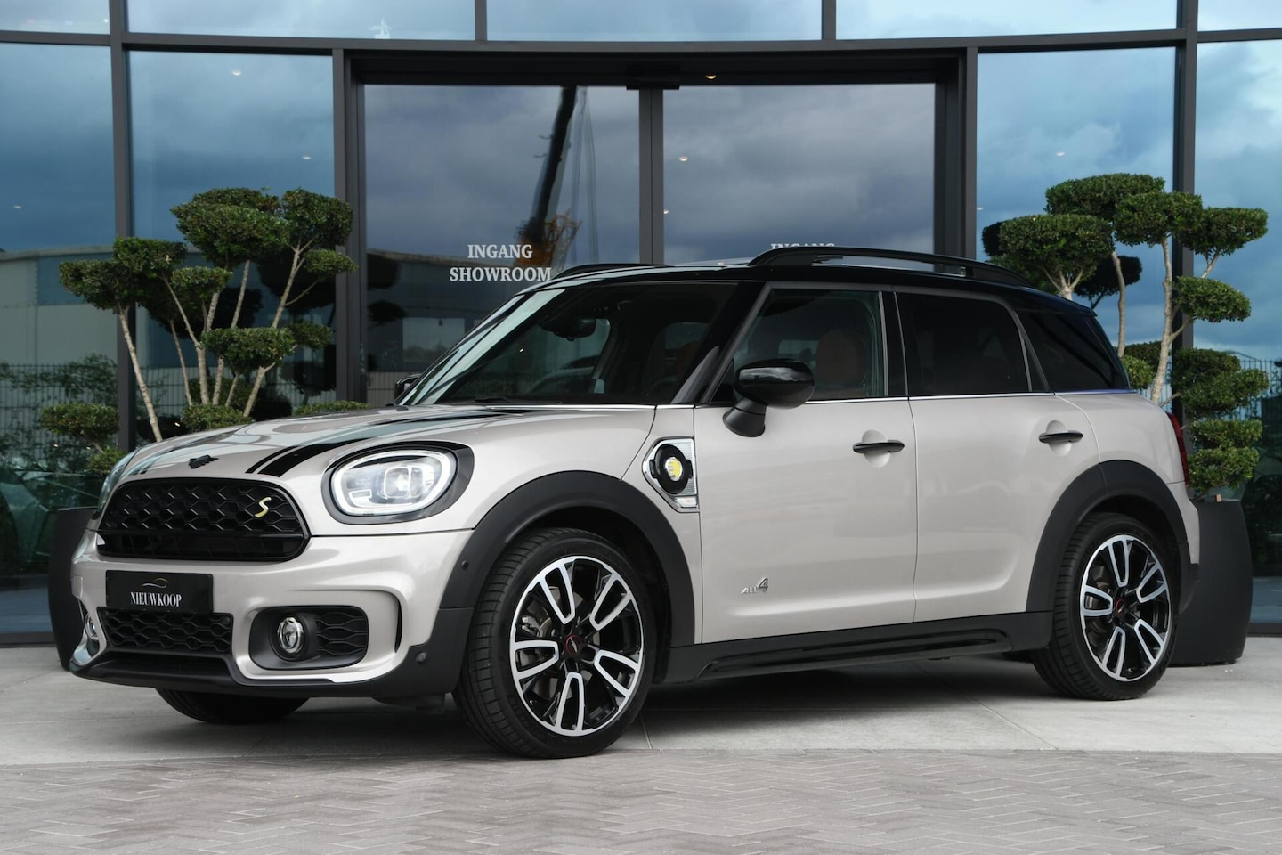 MINI Countryman - 1.5 Cooper S E ALL4 John Cooper Works PANO | LEDER - AutoWereld.nl