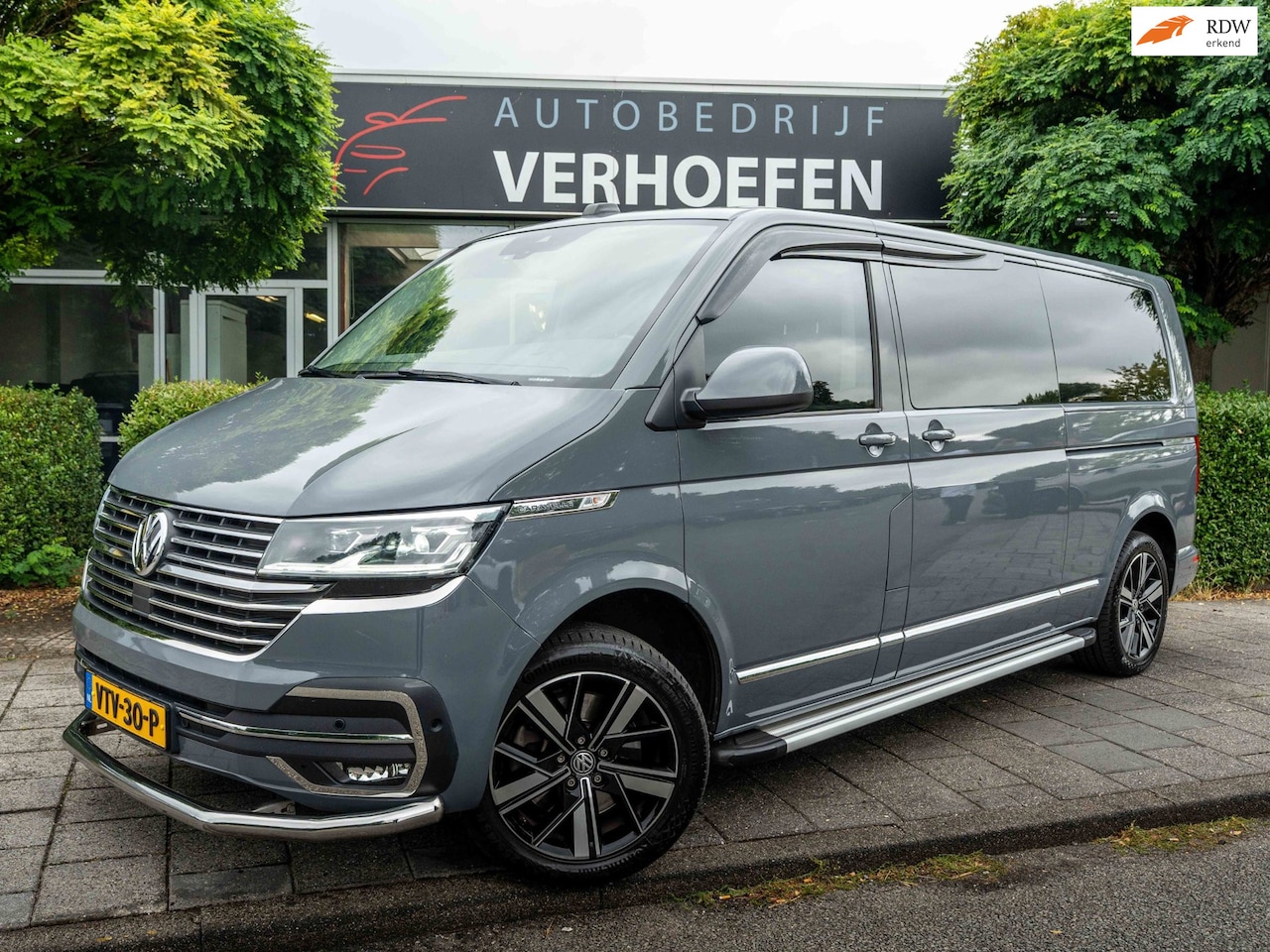 Volkswagen Transporter Caravelle - 2.0 TDI L2H1 30 DC | CARAVELLE | AUTOMAAT | DUBBEL CABINE | SCHUIFDEUR BEIDE KANTEN | APPL - AutoWereld.nl